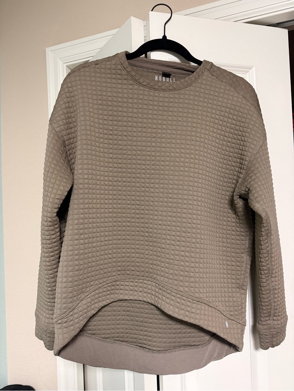 NOBULL Quilted Crewneck Sweatshirt in Taupe